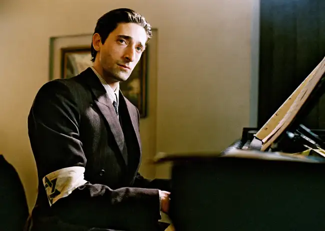The Pianist movie review and analysis in film criticism course forum for advanced ESL students